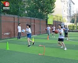 《神圣之门》童话城开启 懵懂少女加冕为王